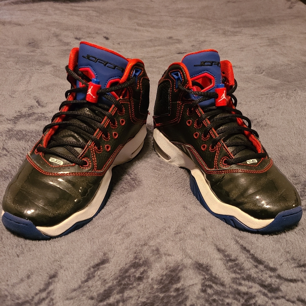 Jordan B'Loyal Basketball Shoes-Youth